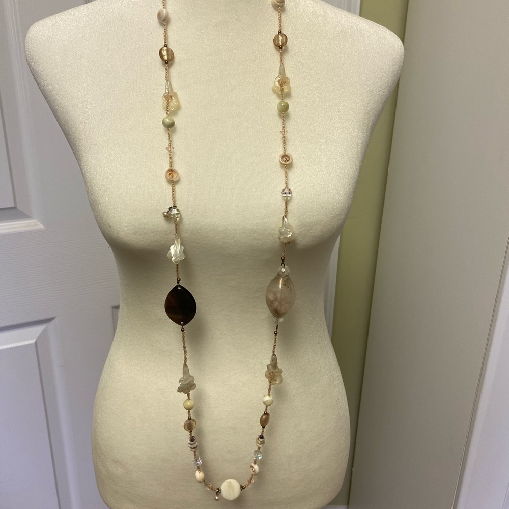 Three long necklaces in excellent condition. Rarely worn. - Picture 9 of 16